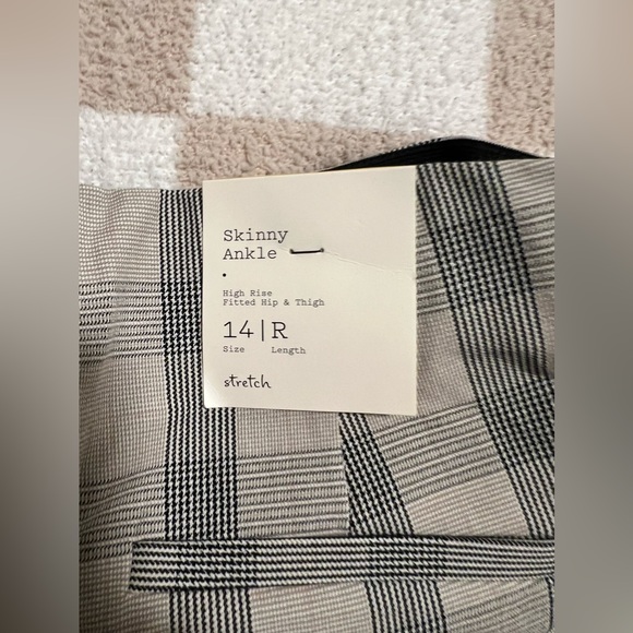 Pants - Picture 2 of 4